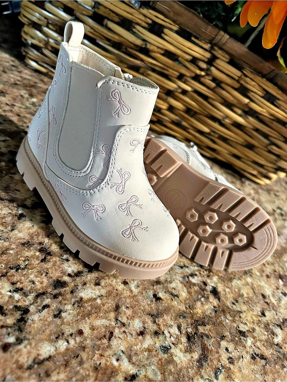 Wonder Nation Infant Girls' Bow Chelsea Boots White & Pink